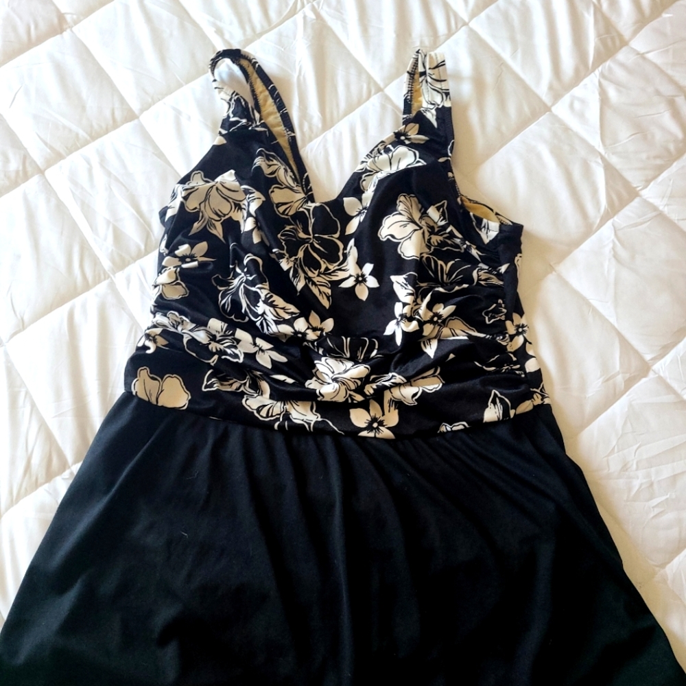 Bathing suit one piece womens 14/16